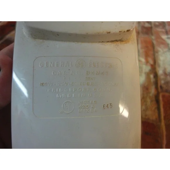 GE General Electric Hand Mixer Vintage 70's Avocado Green D4M47 in Working Order - Picture 6 of 6